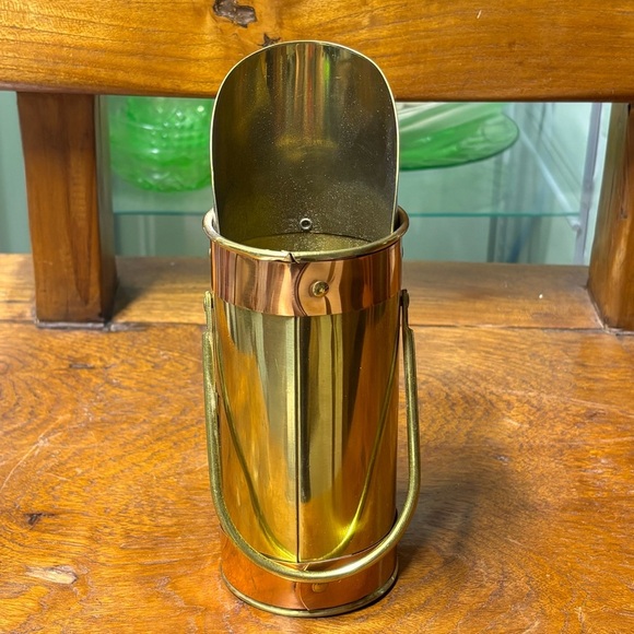 Vintage brass and copper kitchen or fireplace match holder with strike strip - Picture 2 of 7